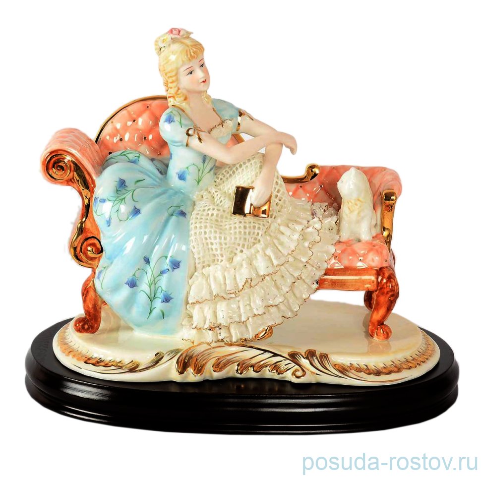 Статуэтка на деревянной подставке 24 x 30 см "Грёзы" / 148437